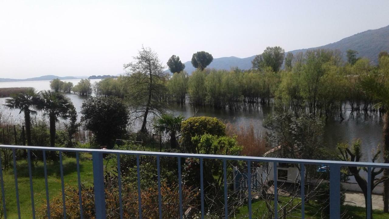 Una Finestra Sul Lago..Appartamento Вербания Экстерьер фото